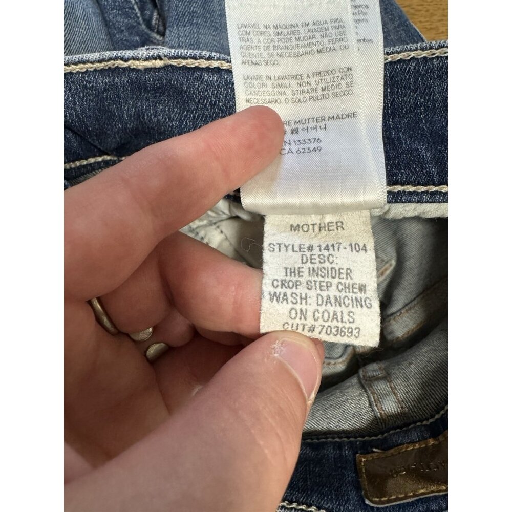 MOTHER Denim The Insider Crop‎ Step Chew Jeans in Dancing on Coals (size 23) - Picture 14 of 16